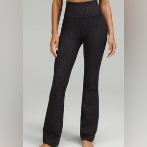 Lululemon yoga pants